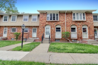 2611 Kingstowne Dr Unit E33, Commerce Township, MI 48390