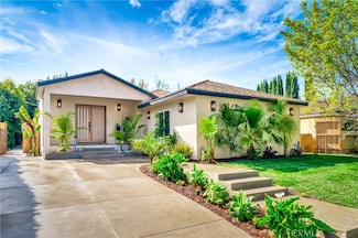 22122 Costanso St, Los Angeles, CA 91364