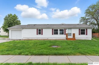 28555 Potter St, Valley, NE 68064