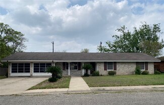 1709 Olmos Cir, Alice, TX 78332