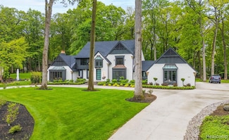 163 Manorwood Dr, Bloomfield Hills, MI 48304