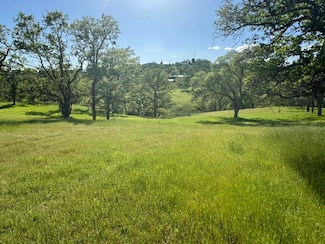 22535 Rio Robles Dr, Red Bluff, CA 96080