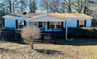 16 Jantzen Ct, Seneca, SC 29672