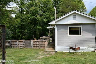 157 Windsong Dr, Helenwood, TN 37755