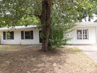 8 Westfield Ave, Goose Creek, SC 29445