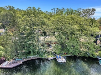 91 Wood Place, Bloomingdale, NJ 07403