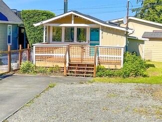 7415 Sunset Dr, Blaine, WA 98230