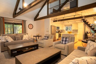 11 Todd Hill Rd, Winhall, VT 05340