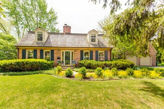 525 E Washington Ave, Lake Bluff, IL 60044