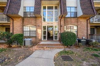 409 Hidden Village Dr, Perth Amboy, NJ 08861