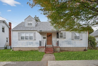 217 E 4th St, Florence, NJ 08518