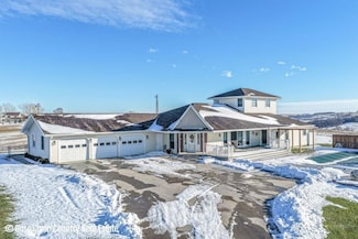 3014 Fieldcrest Dr, Missouri Valley, IA 51555