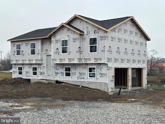 107 Meadowcreek Dr S, Chambersburg, PA 17202