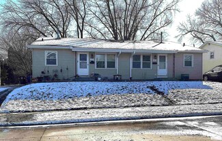 1625 W 43rd St, Davenport, IA 52806