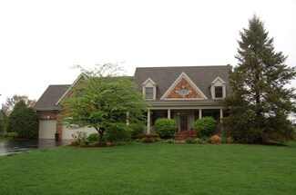 2815 Weaver Ln, Batavia, IL 60510