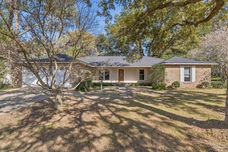 5704 Janet St, Milton, FL 32570