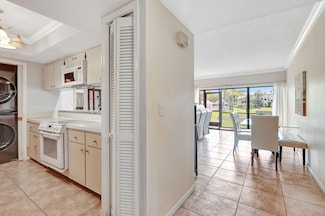 11863 Wimbledon Cir Unit 441, Wellington, FL 33414