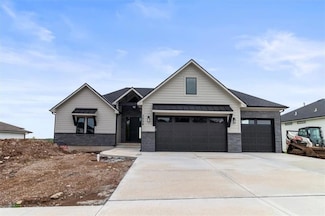 2608 NE Amanda Ln, Blue Springs, MO 64029