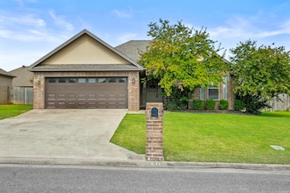 511 Samuel Loyce Dr, Searcy, AR 72143
