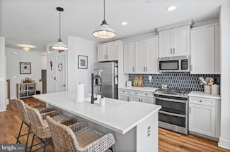 43270 Farringdon Square, Ashburn, VA 20148