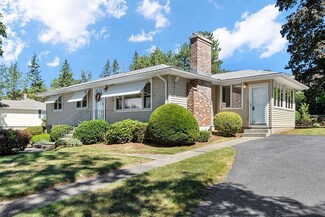 83 Howe Ave, Shrewsbury, MA 01545