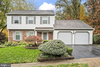 7603 Woodstown Dr, Springfield, VA 22153