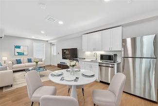 1624 Lonsdale Ave Unit 101,201,301,308, Lincoln, RI 02865