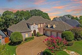 1009 Crestview Dr, Bedford, TX 76021