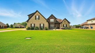 235 Hawthorn Ln, Atoka, TN 38004
