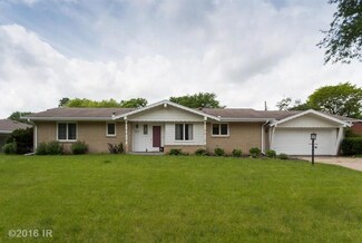 1908 76th St, Windsor Heights, IA 50324