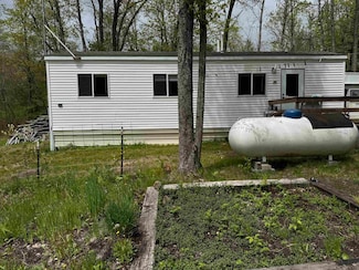1220 Peasley Blvd, Harrison, MI 48625