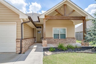 11200 SW 32nd St, Yukon, OK 73099