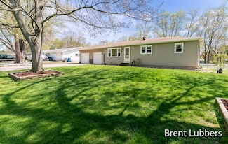 2532 Prairie Ave, Holland, MI 49424