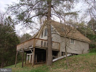 1009 Overlook Dr, Rileyville, VA 22650