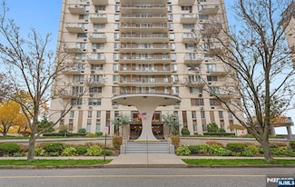 160 Overlook Ave Unit 4-B, Hackensack, NJ 07601