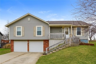 606 S Sunset Ln, Raymore, MO 64083