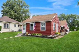 407 Clark St, Williamsburg, IA 52361