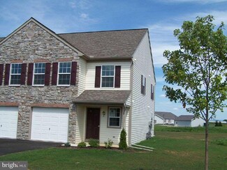 203 S Village Cir, Palmyra, PA 17078