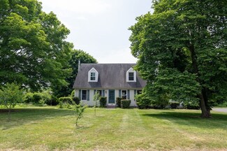 16 Grand Oak Farm Rd, Hadley, MA 01035