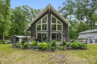 5980 Division St, Newaygo, MI 49337
