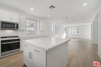27578 Sanctuary Ct, Valencia, CA 91381