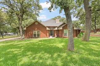 117 William Wallace Dr, Burleson, TX 76028