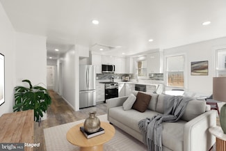 28 E Reed Ave, Alexandria, VA 22305