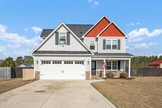 100 Chasity Way, Hubert, NC 28539