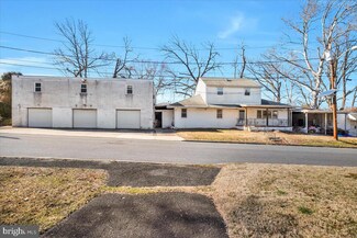 652 Geneva Ave, Blackwood, NJ 08012