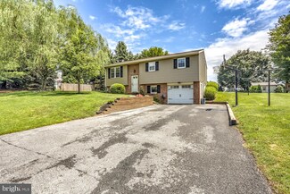 106 Sharona Dr, Lititz, PA 17543