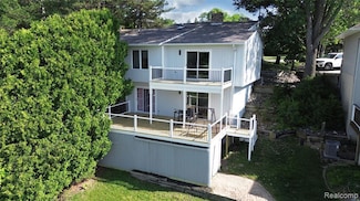 1338 Flushing Rd, Flushing, MI 48433