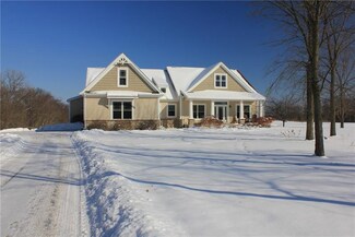 301 Mowry Rd, Monaca, PA 15061