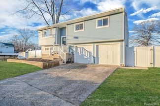 3 Bellrose Ave, Centereach, NY 11720