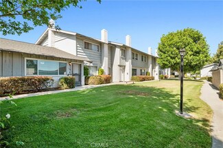 1260 N Placentia Ave, Fullerton, CA 92831